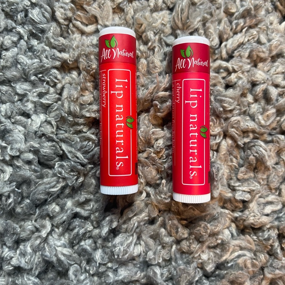 2 pack chapsticks “Lip Naturals”